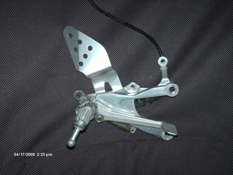 Name:  9902r6rearset.jpg
Views: 2
Size:  97.1 KB