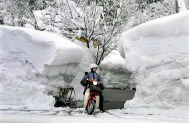 Name:  Snow-Riding.jpg
Views: 8
Size:  16.5 KB